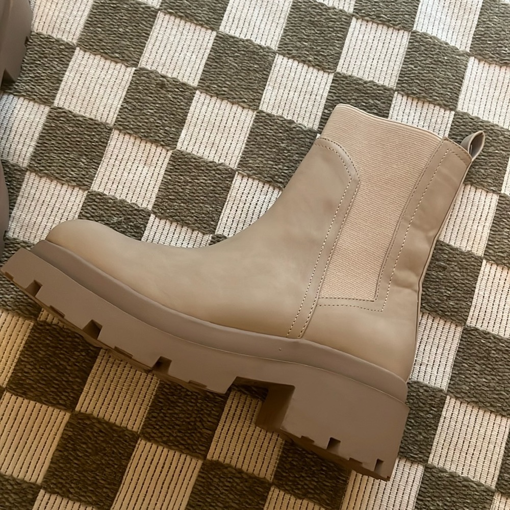 Dolce Vita Lug Sole Boots